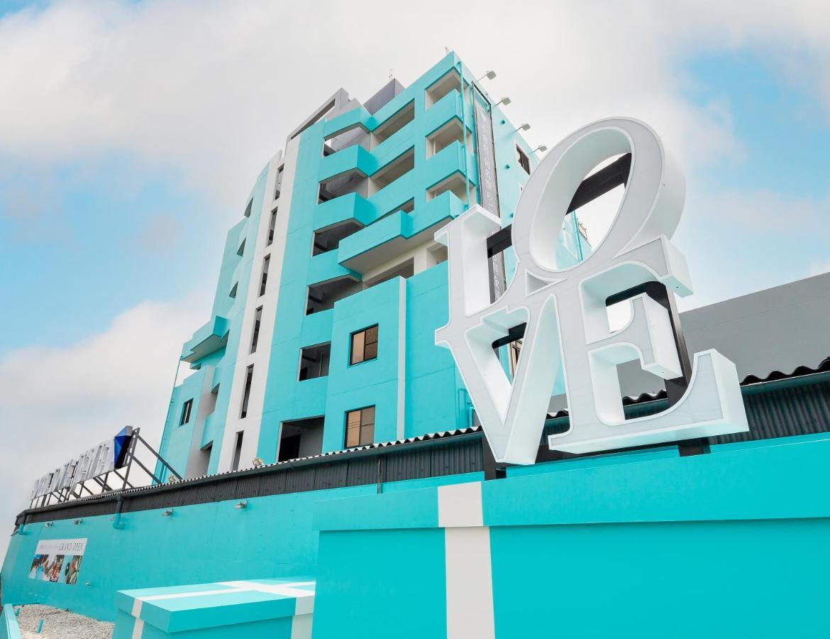 Hotel Love Jewel Kitakyushu Esterno foto