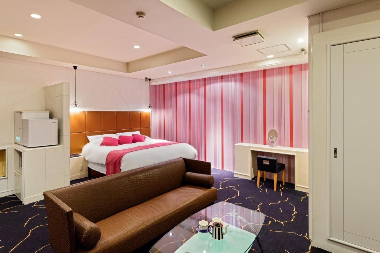 Hotel Love Jewel Kitakyushu Esterno foto